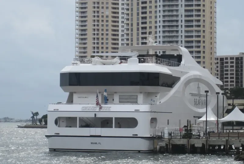 GRAND LUXE Passenger Ship IMO 1195668