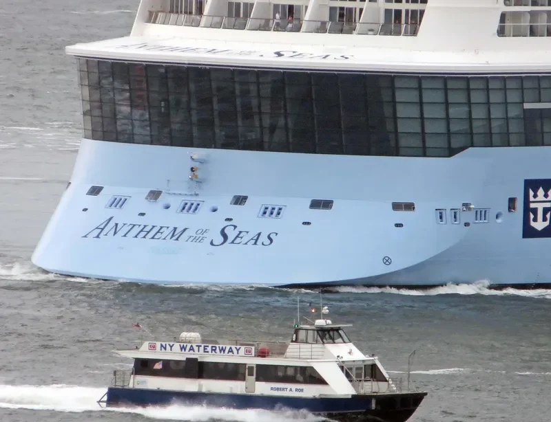 CONG ROBERT A ROE Passenger Ship IMO 1386645 photo 2