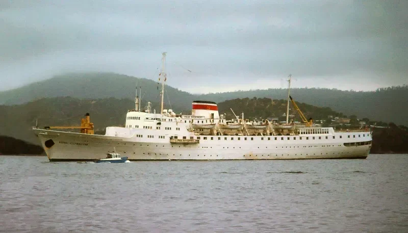 EXCELSIOR NEPTUNE Passenger Ship IMO 5113436 photo 3
