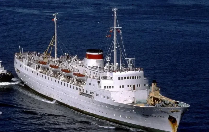 EXCELSIOR NEPTUNE Passenger Ship IMO 5113436 photo 5