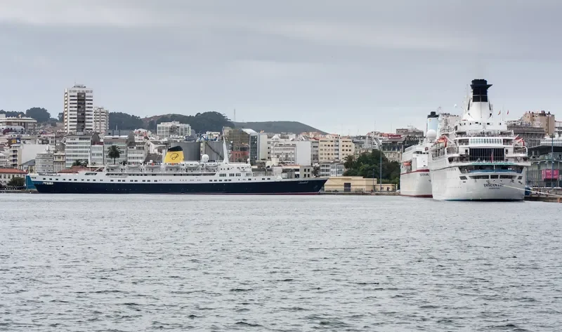 FUNCHAL Passenger Ship IMO 5124162 photo 4
