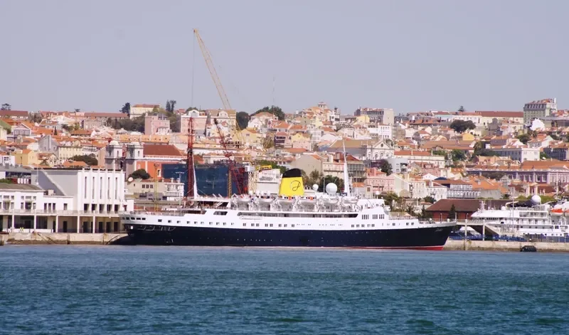 FUNCHAL Passenger Ship IMO 5124162 photo 8