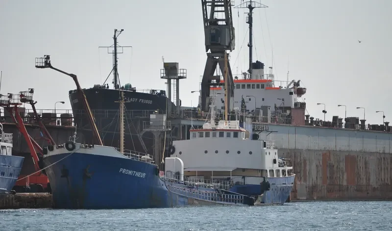 AL HAFIZ Tanker IMO 5255674 photo 4