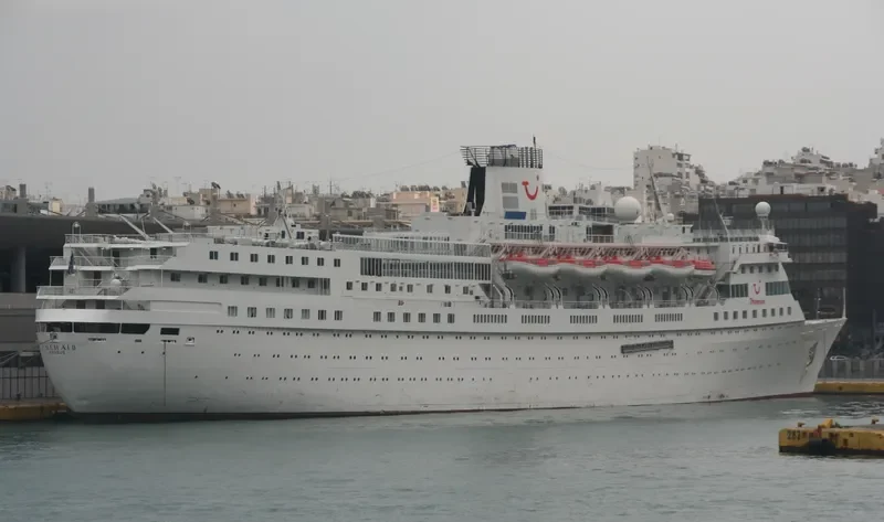 SS EMERALD Passenger Ship IMO 5312824 photo 3