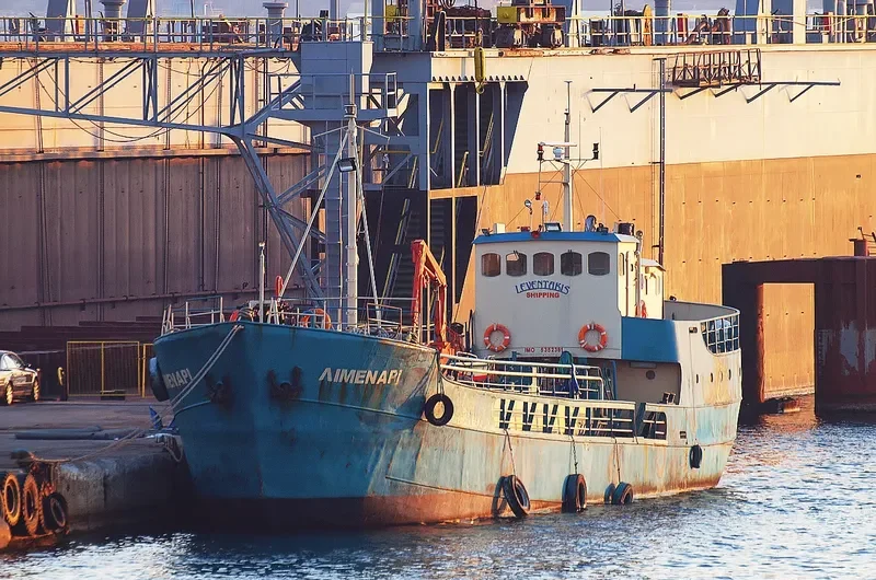 TRITONAS Tanker IMO 5352381 photo 10