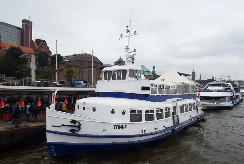 TONNE Passenger Ship IMO 5364695 photo 2