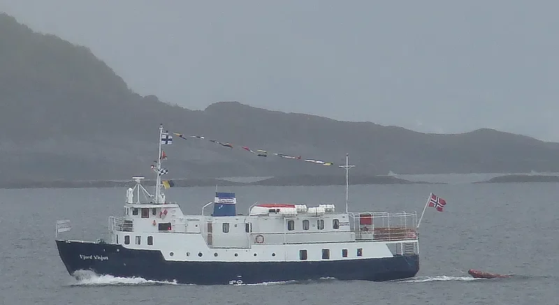 TROMSO Passenger Ship IMO 5375204 photo 6
