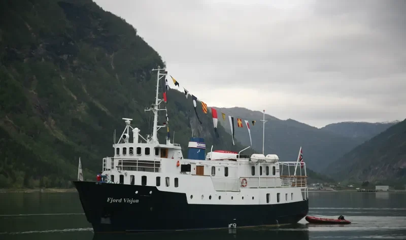 TROMSO Passenger Ship IMO 5375204 photo 9