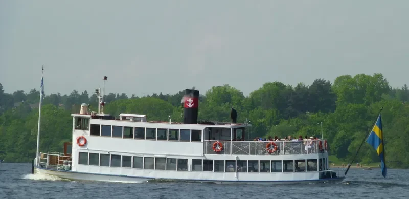 DROTTNINGHOLM Passenger Ship IMO 5375838 photo 2