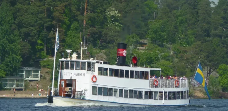 DROTTNINGHOLM Passenger Ship IMO 5375838 photo 3