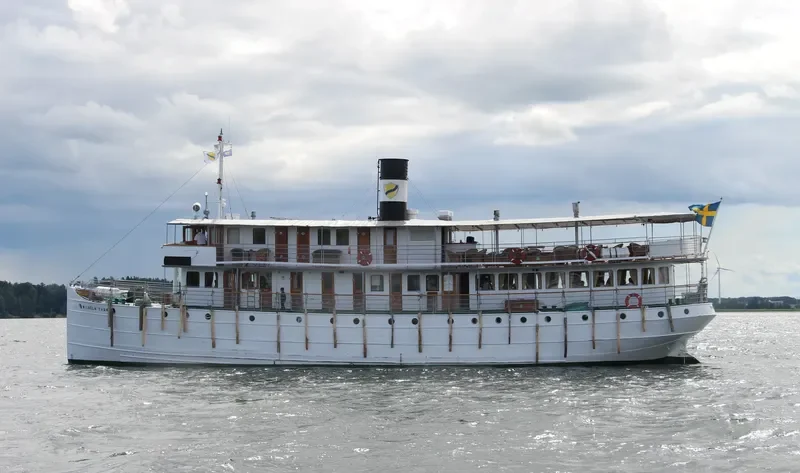 WILHELM THAM Passenger Ship IMO 5389671 photo 2