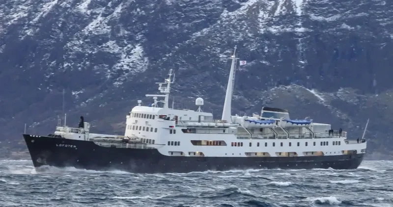 LOFOTEN Passenger Ship IMO 5424562 photo 2