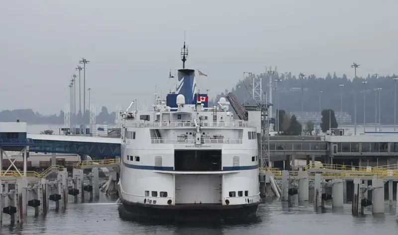 QUEEN OF NEW WESTMINSTER Ro-Ro IMO 6413663 photo 9