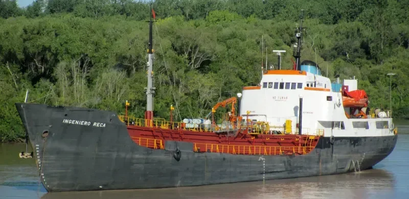 PUERTO POSADAS Tanker IMO 6520741 photo 4