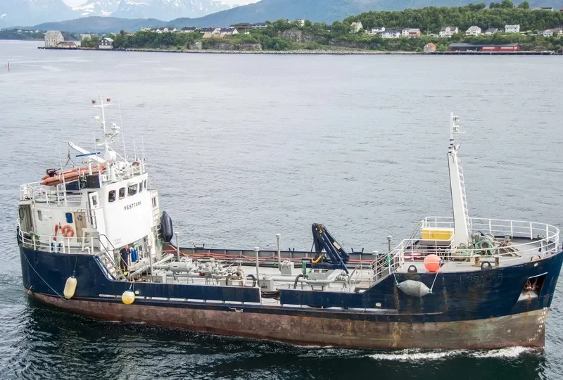 ATLANTIC TANK Tanker IMO 6608012 photo 4