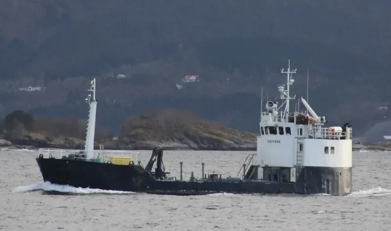 ATLANTIC TANK Tanker IMO 6608012 photo 6