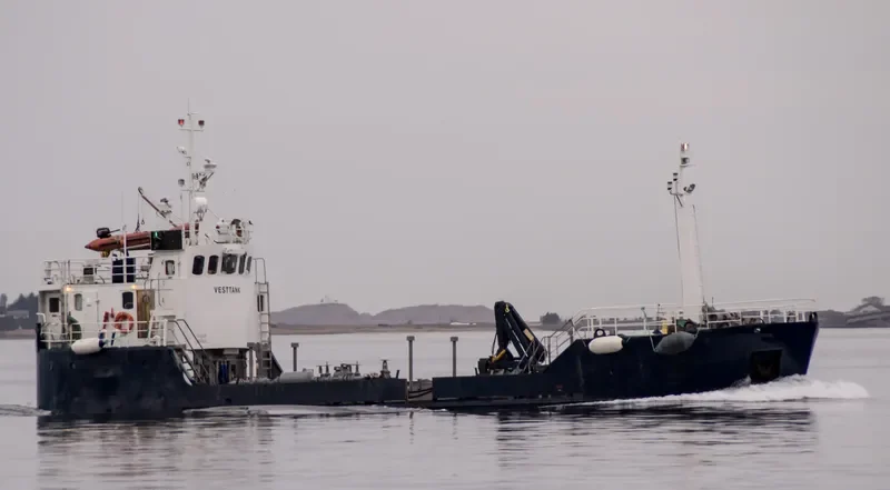 ATLANTIC TANK Tanker IMO 6608012 photo 8