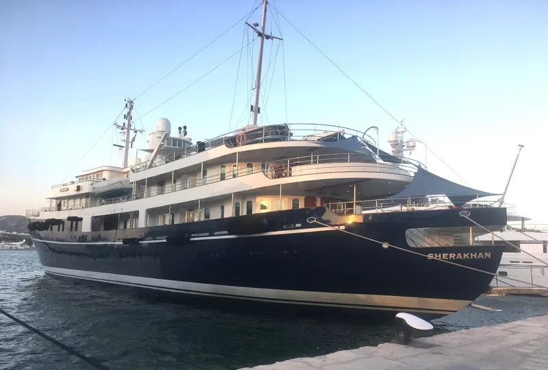 SHERAKHAN Passenger Ship IMO 6618823 photo 2