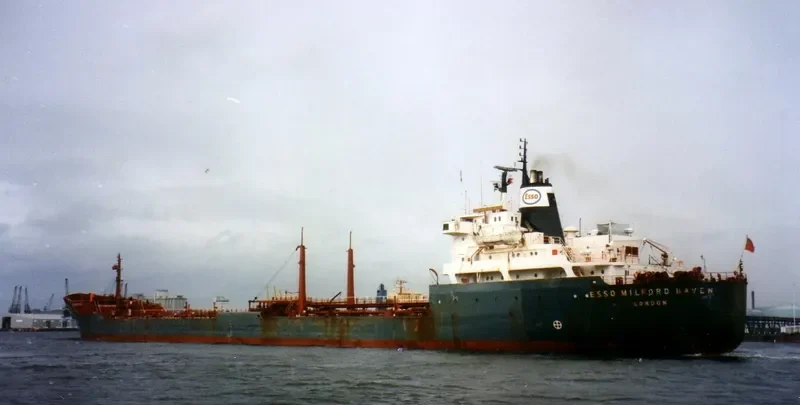 PETRO MILFORD HAVEN Tanker IMO 6725016 photo 2