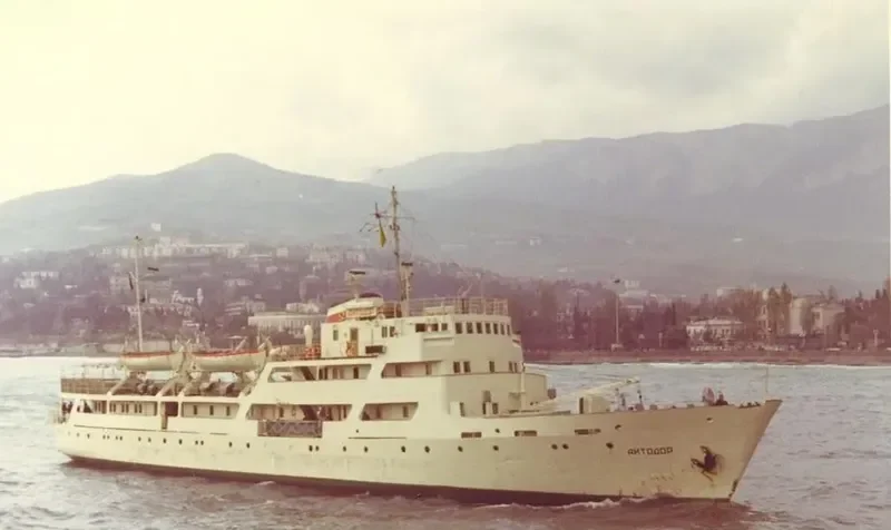 PROFESSOR KOLESNIKOV Passenger Ship IMO 6726084 photo 3