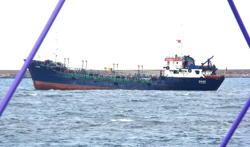 DINAR Tanker IMO 6800517 photo 2