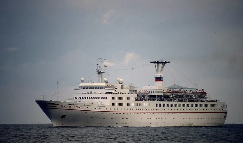 MAXIM M Passenger Ship IMO 6810627 photo 2