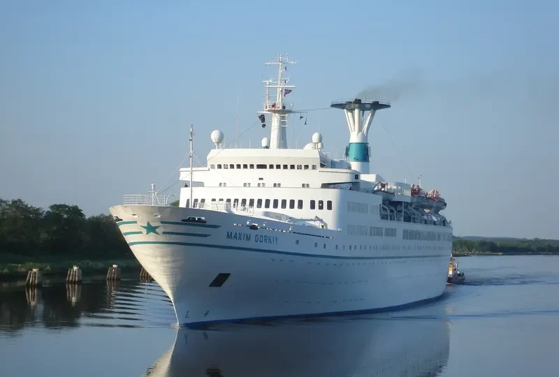 MAXIM M Passenger Ship IMO 6810627 photo 6