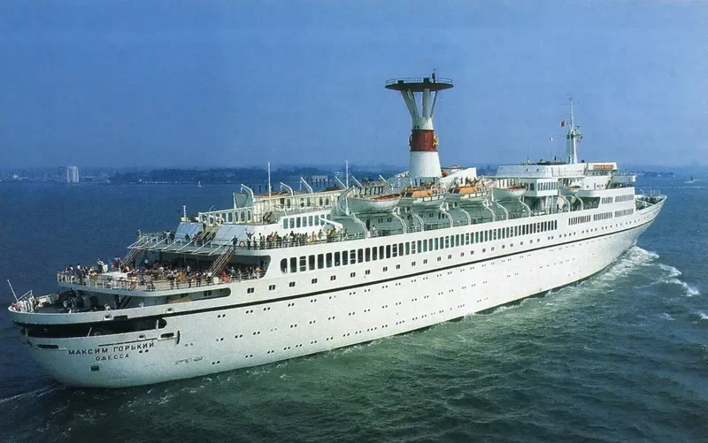 MAXIM M Passenger Ship IMO 6810627 photo 8