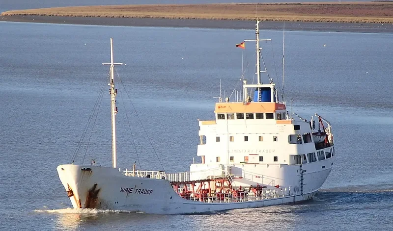 AKSHAY Tanker IMO 6818710 photo 6