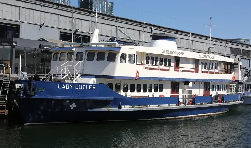 LADY CUTLER Passenger Ship IMO 6823442 photo 4