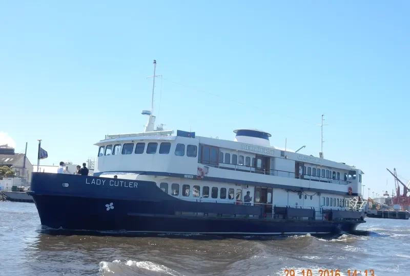 LADY CUTLER Passenger Ship IMO 6823442 photo 7