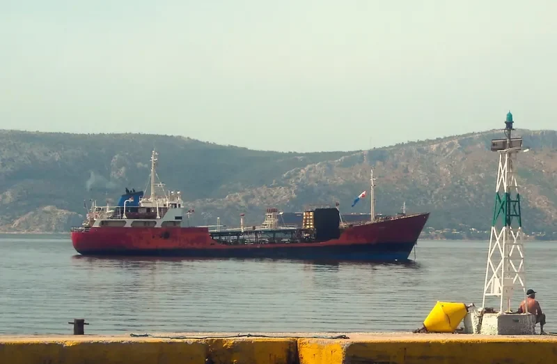 AFRICAN POWER Tanker IMO 6825945 photo 3