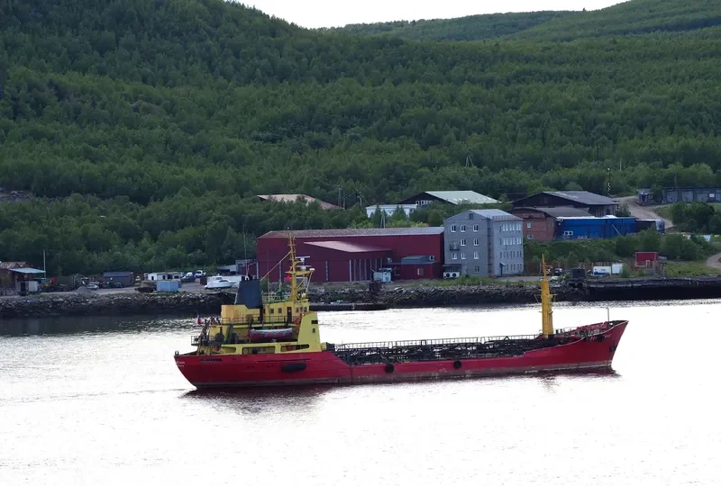 POLARTANK Tanker IMO 6903010 photo 2