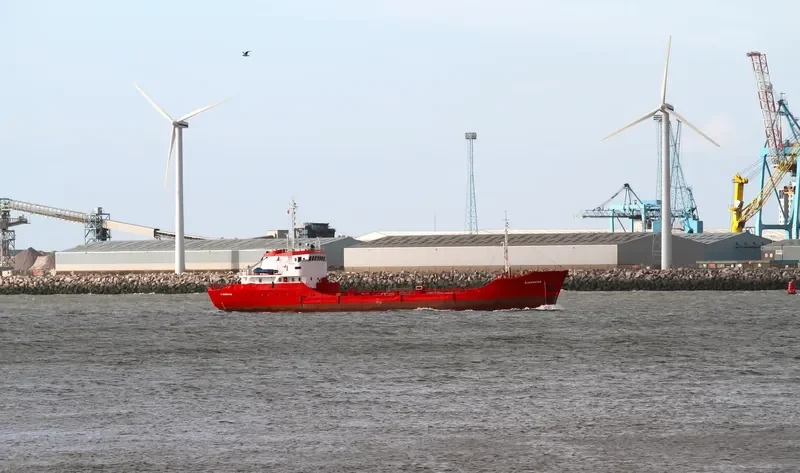 GLENNSTAR Tanker IMO 6903498 photo 9
