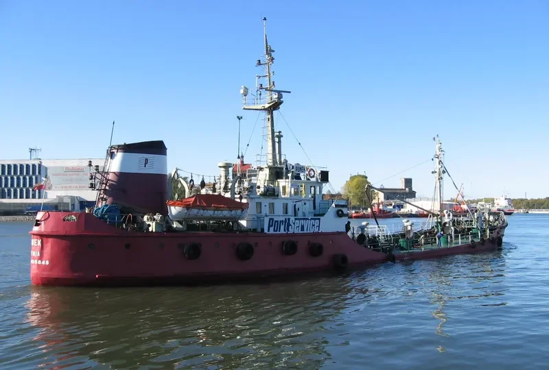 RUNEK Tanker IMO 6905848 photo 3