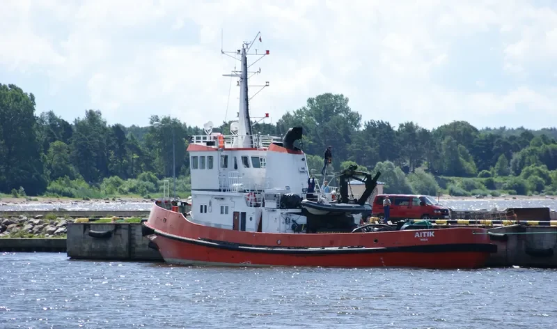 AITIK Tug Boat IMO 6906775 photo 2