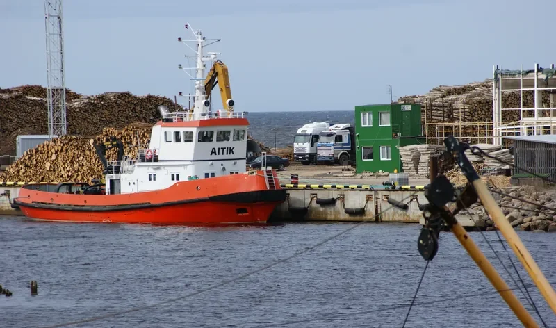 AITIK Tug Boat IMO 6906775 photo 4