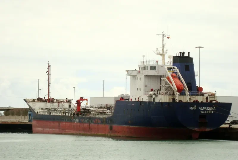 MAR ALMUDENA Tanker IMO 6909947 photo 2