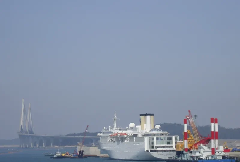 CLUB HARMONY Passenger Ship IMO 6910544 photo 9