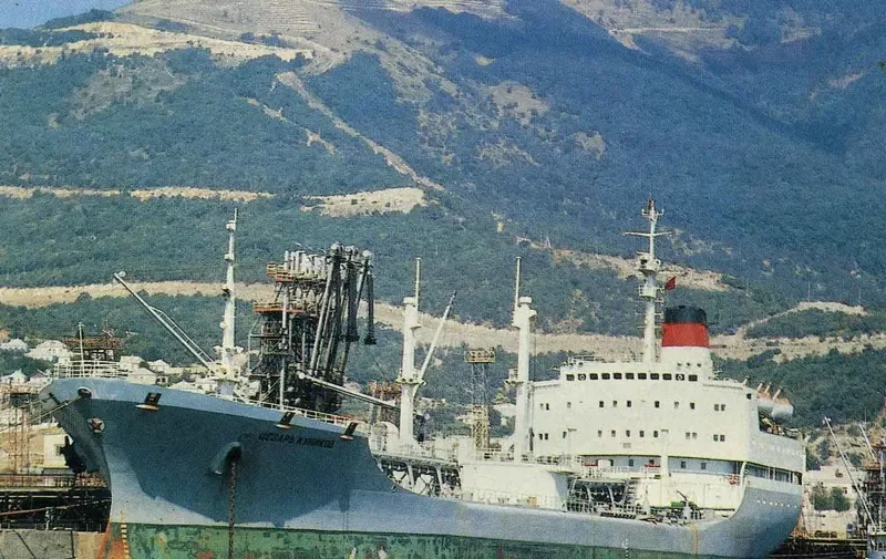 CRISTINA C Tanker IMO 6912035 photo 3