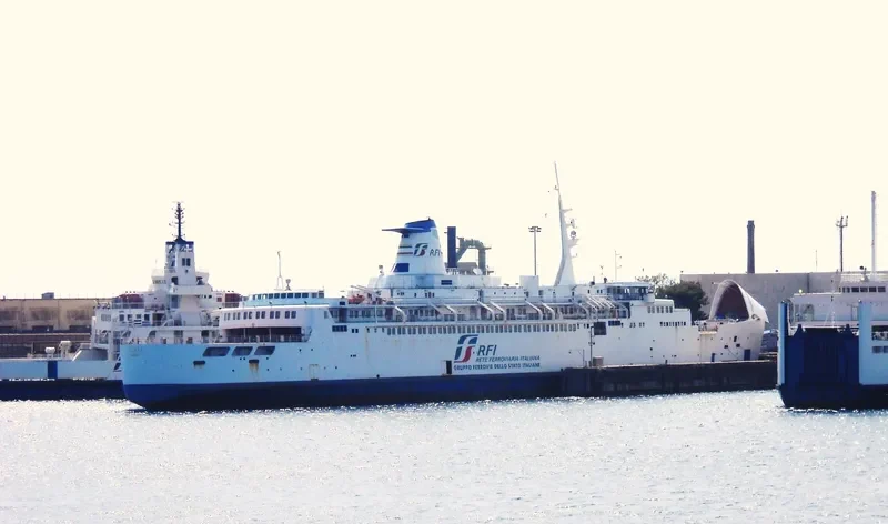 IGINIA Ro-Ro IMO 6915051 photo 2
