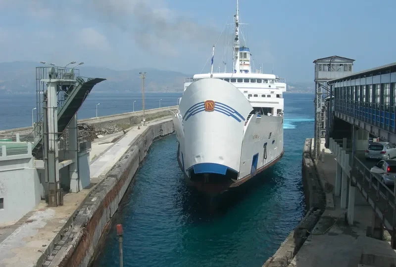 IGINIA Ro-Ro IMO 6915051 photo 6