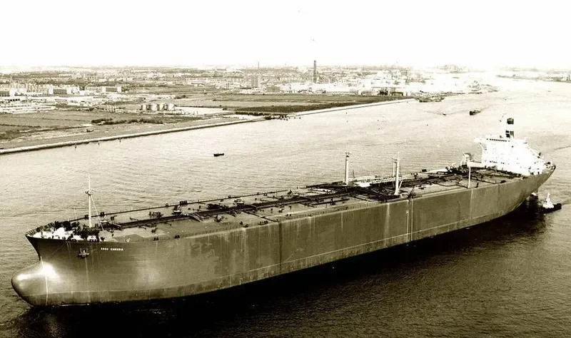 ESSO CAMBRIA Tanker IMO 6917528