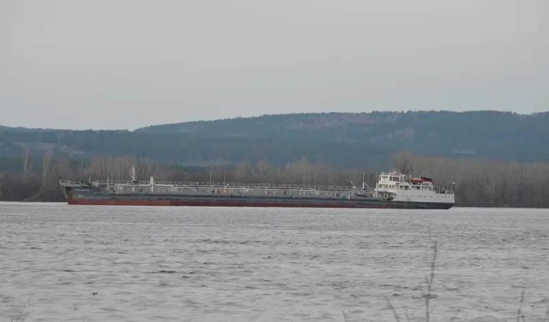 VOLGONEFT 54 Tanker IMO 6919356 photo 8