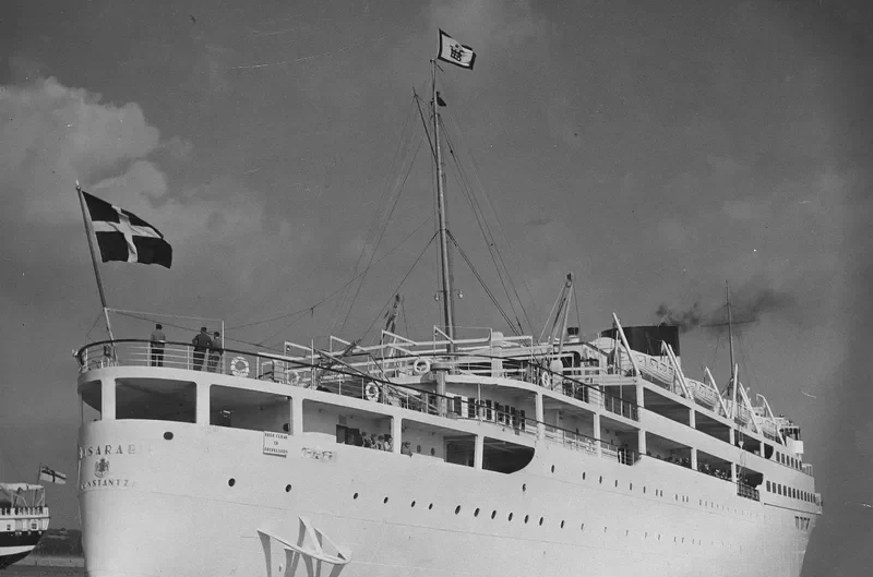 INA Passenger Ship IMO 6921713 photo 4