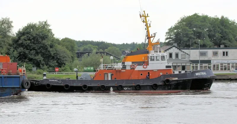 MISTRAL Tug Boat IMO 6923888 photo 8