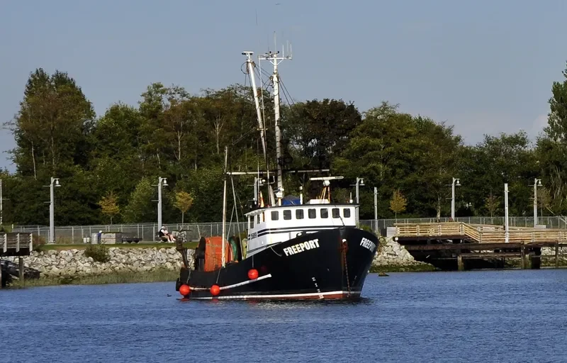 FREEPORT Fishing Vessel IMO 6924296 photo 2