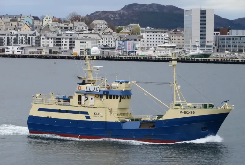 KATO Fishing Vessel IMO 6929985 photo 3