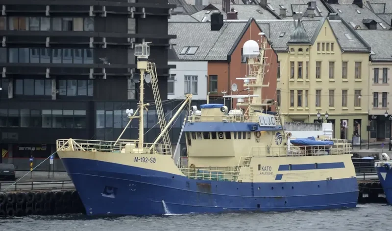 KATO Fishing Vessel IMO 6929985 photo 10