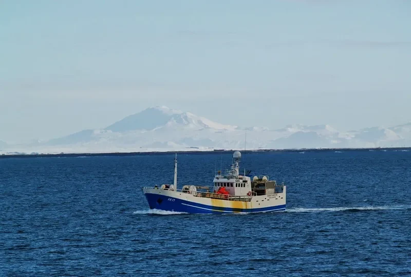 FRIDRIK SIGURDSSON Fishing Vessel IMO 6930219 photo 2